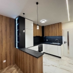 Дава се под наем Тристаен апартамент в Пловдив, Христо Смирненски - 106 кв.м за 930 € - Снимка #1