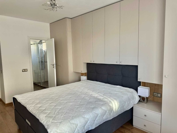 Дава се под наем Тристаен апартамент в София, Кръстова вада - 115 кв.м за 739.5 € - Снимка #1