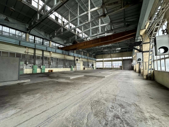 Дава се под наем Склад в Пловдив, Индустриална зона - Юг - 1150 кв.м за 4105.5 € - Снимка #1