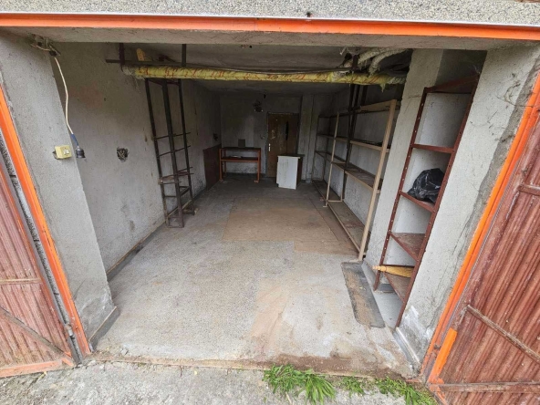 Дава се под наем Гараж / Паркомясто в Габрово, Център - 21 кв.м за 76.5 € - Снимка #1