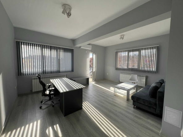 Дава се под наем Офис в Велико Търново, Център - 26 кв.м за 200 € - Снимка #1