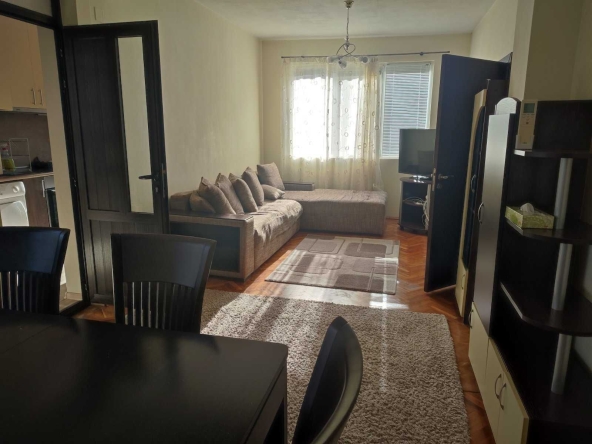 Дава се под наем Тристаен апартамент в Стара Загора, Център - 75 кв.м за 357 € - Снимка #1