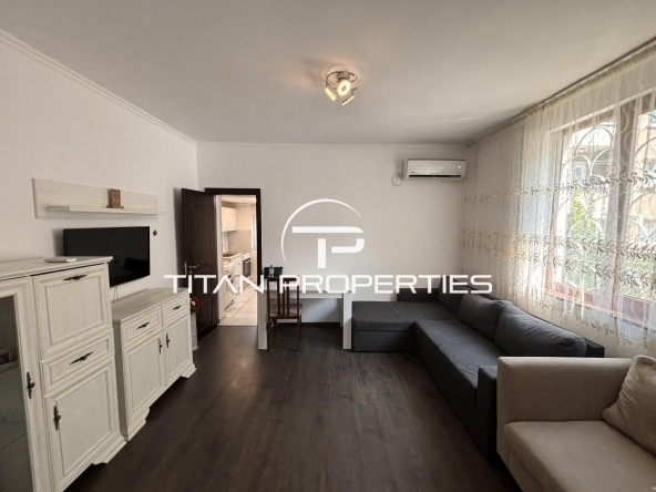 Дава се под наем Тристаен апартамент в Бургас, Център - 72 кв.м за 408 € - Снимка #1