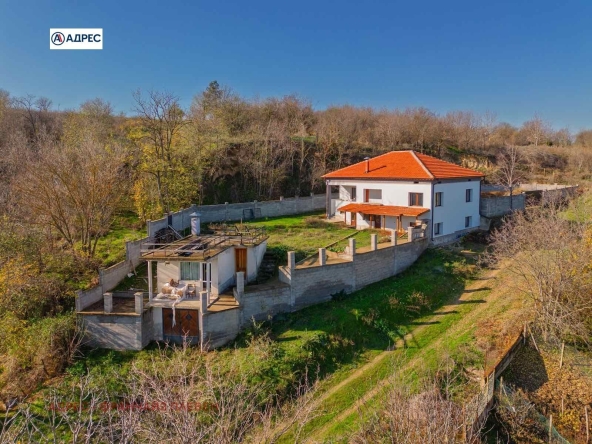 Къща в с. Комарево, Област Плевен - 165 кв.м за 728 €/кв.м - Снимка #1