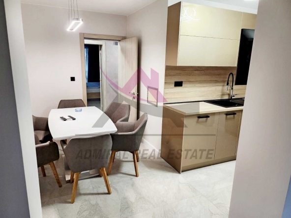 Дава се под наем Тристаен апартамент в Варна, Цветен квартал - 72 кв.м за 767 € - Снимка #1