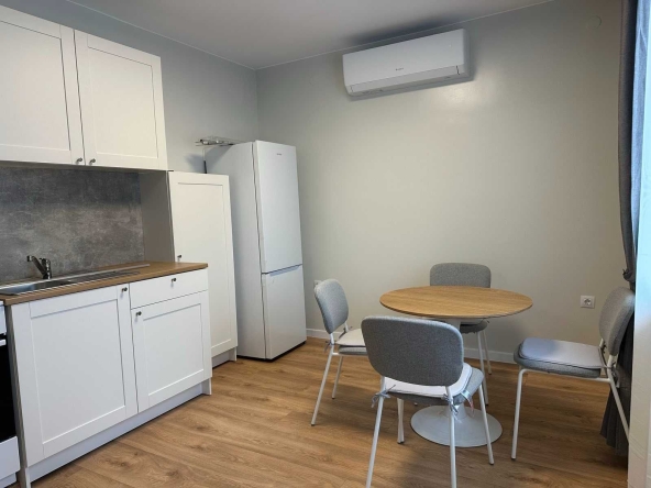 Дава се под наем Двустаен апартамент в Костинброд - 80 кв.м за 408 € - Снимка #1