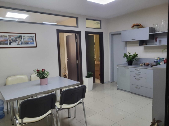 Офис в Пловдив, Център - 74 кв.м за 3000 €/кв.м - Снимка #1