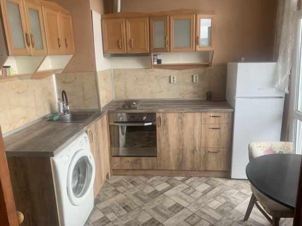 Дава се под наем Тристаен апартамент в Варна, Център - 68 кв.м за 433.5 € - Снимка #1