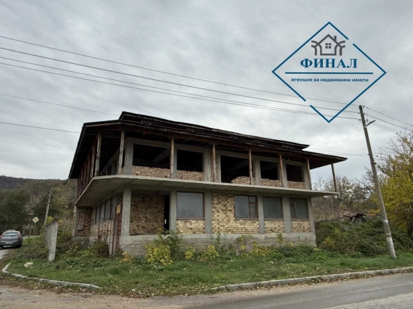Промишлена сграда в с. Памукчии, Област Шумен - 813 кв.м за 189 €/кв.м - Снимка #1