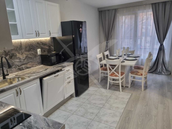 Дава се под наем Тристаен апартамент в Пловдив, Южен - 82 кв.м за 714 € - Снимка #1