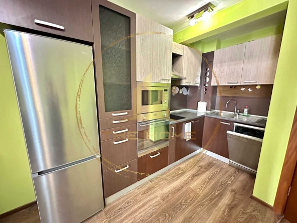 Дава се под наем Двустаен апартамент в Варна, Цветен квартал - 80 кв.м за 614 € - Снимка #1