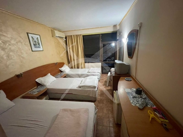 Двустаен апартамент в к.к. Слънчев бряг - 54 кв.м за 1075 €/кв.м - Снимка #1