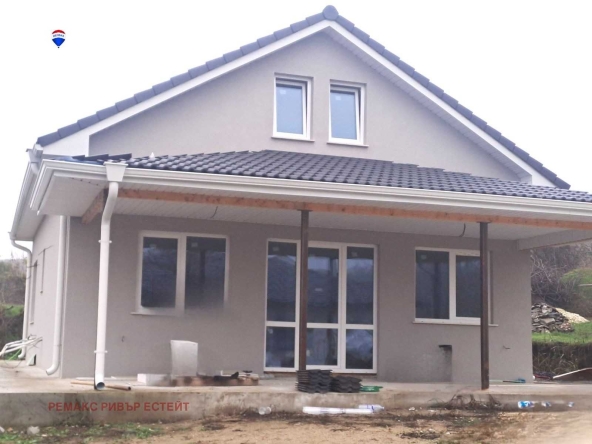 Къща в с. Басарбово, Област Русе - 161 кв.м за 1118 €/кв.м - Снимка #1