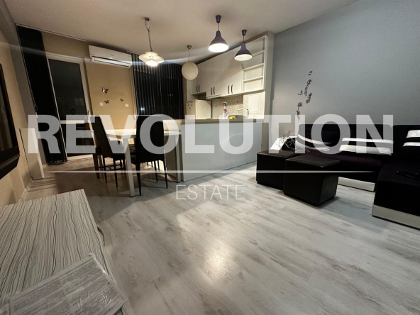 Дава се под наем Двустаен апартамент в Пловдив, Христо Смирненски - 66 кв.м за 483.48 € - Снимка #1