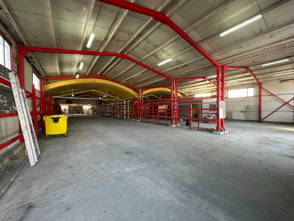 Дава се под наем Склад в Пловдив, Индустриална зона - Юг - 1500 кв.м за 2805 € - Снимка #1