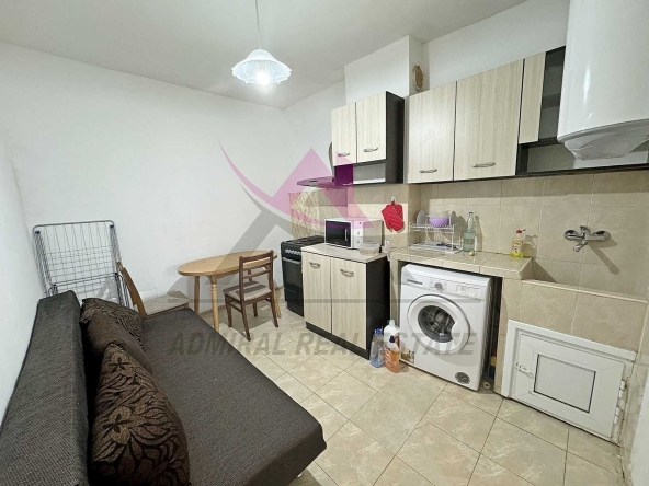 Дава се под наем Тристаен апартамент в Варна, Център - 75 кв.м за 330.99 € - Снимка #1