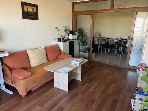 Дава се под наем Двустаен апартамент в София, Център - 63 кв.м за 612 € - Снимка #1