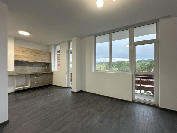 Тристаен апартамент в Велико Търново, Център - 92 кв.м за 787 €/кв.м - Снимка #1