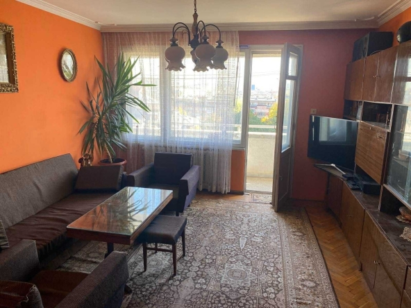 Дава се под наем Тристаен апартамент в София, Красно село - 90 кв.м за 663 € - Снимка #1