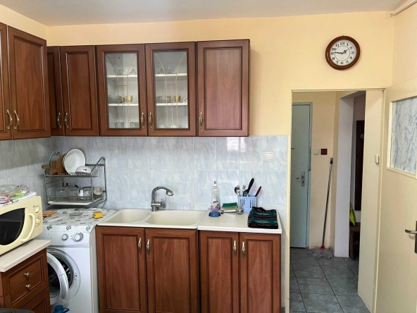 Тристаен апартамент в Стара Загора, Опълченски - 57 кв.м за 765 €/кв.м - Снимка #1