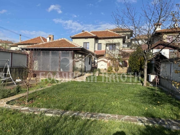 Къща в Дебелец - 202 кв.м за 477 €/кв.м - Снимка #1