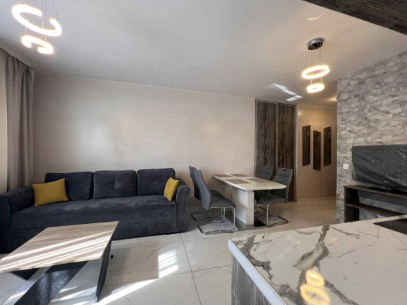 Дава се под наем Тристаен апартамент в София, Надежда 2 - 80 кв.м за 713.49 € - Снимка #1