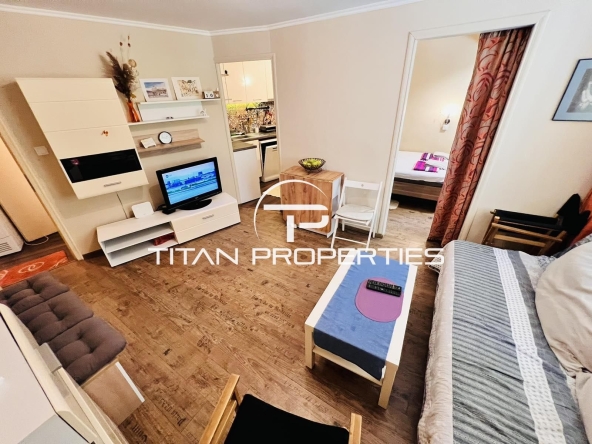 Дава се под наем Двустаен апартамент в Бургас, Център - 50 кв.м за 382.5 € - Снимка #1