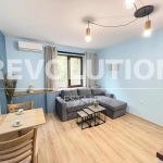 Дава се под наем Двустаен апартамент в Варна, Център - 54 кв.м за 677.79 € - Снимка #1