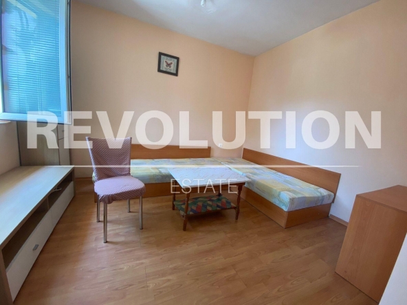 Дава се под наем Едностаен апартамент в Варна, Колхозен пазар - 28 кв.м за 298.86 € - Снимка #1