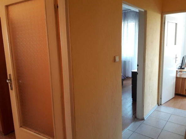 Дава се под наем Тристаен апартамент в Стара Загора, Център - 68 кв.м за 336.6 € - Снимка #1