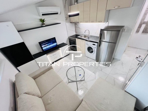 Дава се под наем Едностаен апартамент в Бургас, Център - 22 кв.м за 255 € - Снимка #1