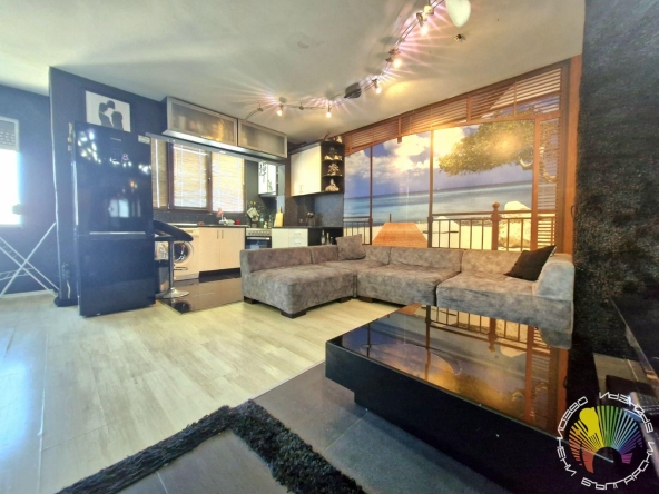 Дава се под наем Двустаен апартамент в Бургас, Изгрев - 70 кв.м за 510 € - Снимка #1