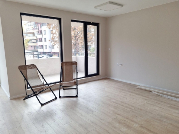 Дава се под наем Офис в Пловдив, Център - 56 кв.м за 510 € - Снимка #1