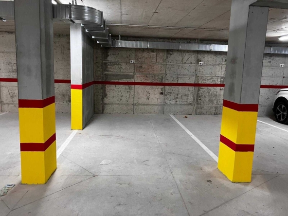 Дава се под наем Гараж / Паркомясто в Варна, Център - 14 кв.м за 153 € - Снимка #1