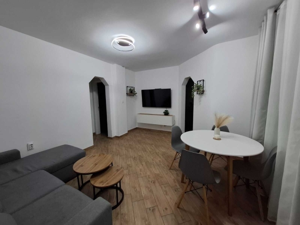 Дава се под наем Двустаен апартамент в Бургас, Възраждане - 55 кв.м за 484.5 € - Снимка #1