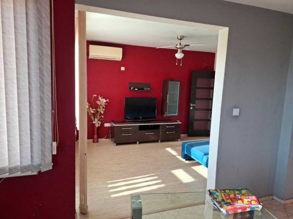 Дава се под наем Тристаен апартамент в Поморие - 69 кв.м за 382.5 € - Снимка #1