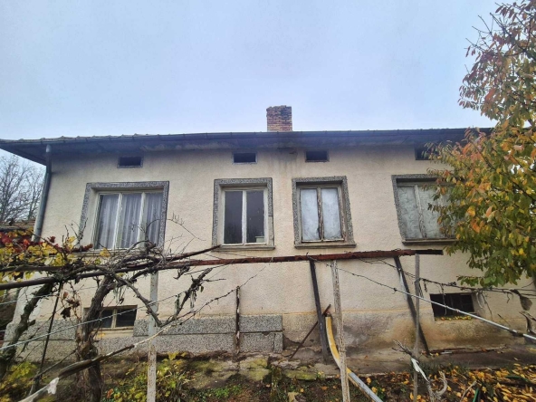 Къща в с. Петокладенци, Област Плевен - 85 кв.м за 105 €/кв.м - Снимка #1
