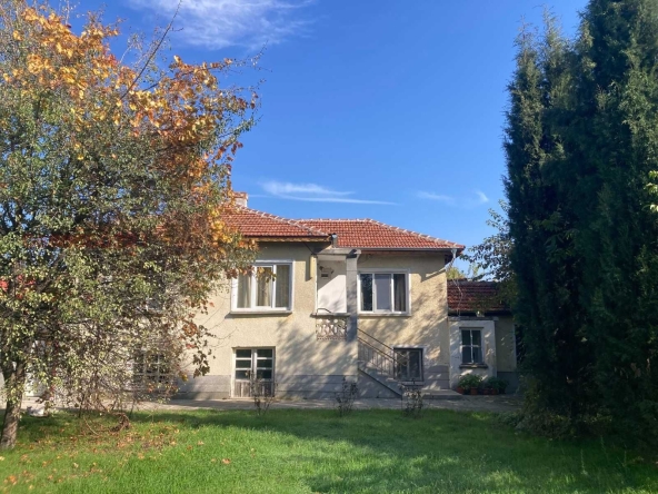 Къща в Първомай - 203 кв.м за 276 €/кв.м - Снимка #1