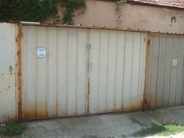 Гараж / Паркомясто в Асеновград - 15 кв.м за 68 €/кв.м - Снимка #1