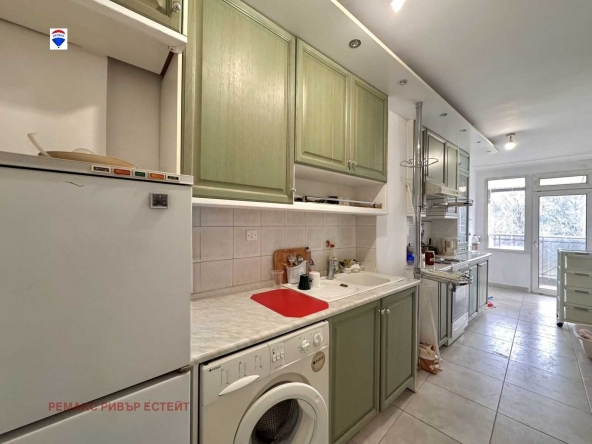 Тристаен апартамент в Русе, Ялта - 107 кв.м за 772 €/кв.м - Снимка #1