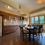 Дава се под наем Тристаен апартамент в Варна, Център - 90 кв.м за 765 € - Снимка #1