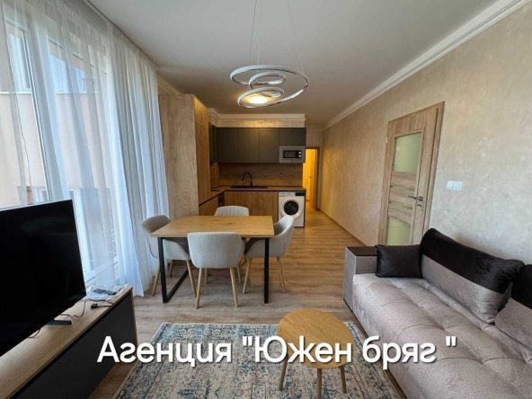 Дава се под наем Тристаен апартамент в Шумен, Пазара - 82 кв.м за 504.9 € - Снимка #1