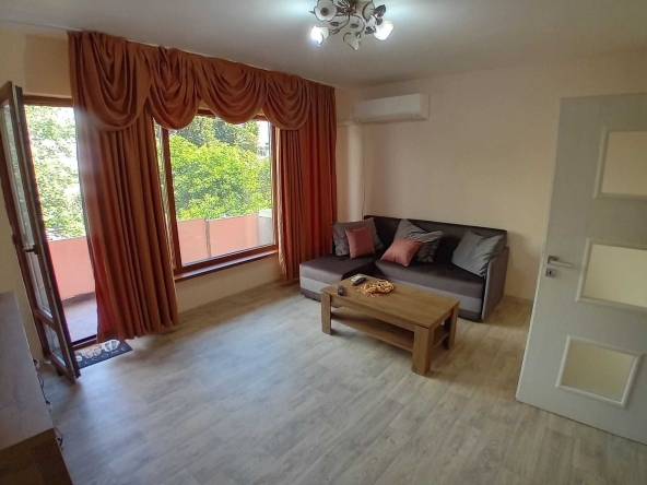 Дава се под наем Тристаен апартамент в Пловдив, Кършияка - 95 кв.м за 350 € - Снимка #1