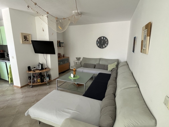 Тристаен апартамент в Ботевград - 130 кв.м за 530 €/кв.м - Снимка #1