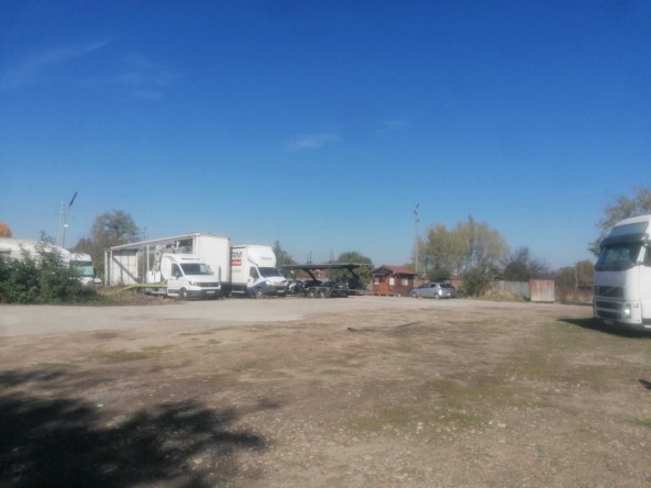 Дава се под наем Гараж / Паркомясто в Самоков - 14000 кв.м за 61.2 € - Снимка #1