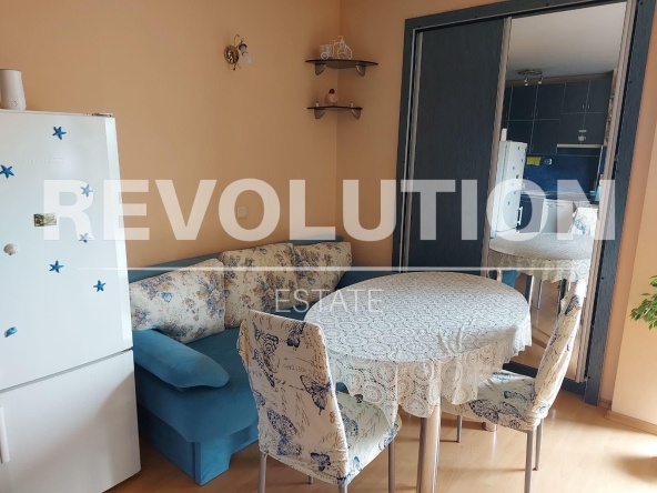 Дава се под наем Тристаен апартамент в Варна, Център - 75 кв.м за 475 € - Снимка #1