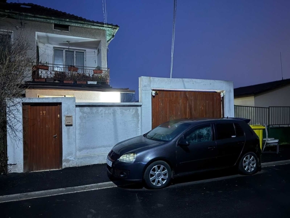 Етаж от къща в Божурище - 480 кв.м за 223 €/кв.м - Снимка #1