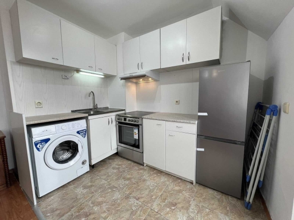 Дава се под наем Двустаен апартамент в София, Люлин 8 - 60 кв.м за 458.49 € - Снимка #1