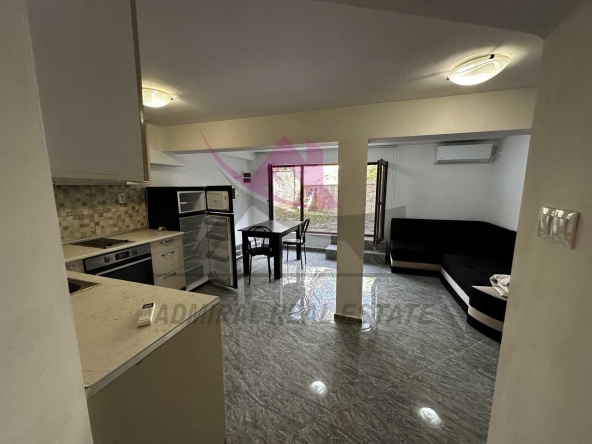 Дава се под наем Двустаен апартамент в Варна, Левски - 52 кв.м за 448.8 € - Снимка #1