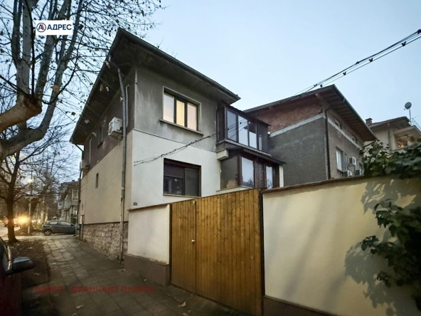 Етаж от къща в Плевен, Широк център - 80 кв.м за 1020 €/кв.м - Снимка #1